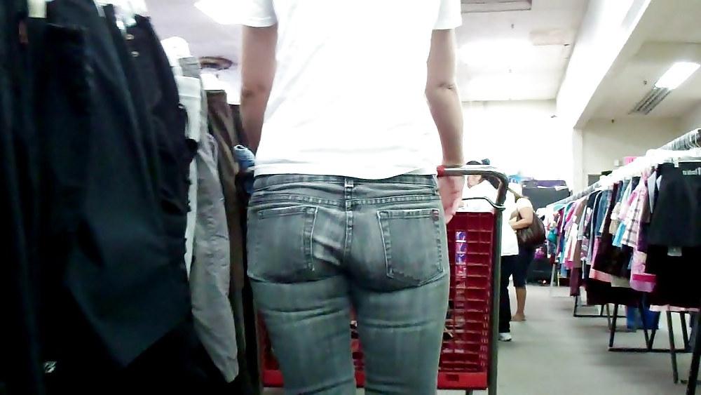25P Butt & ass in jeans so fine today