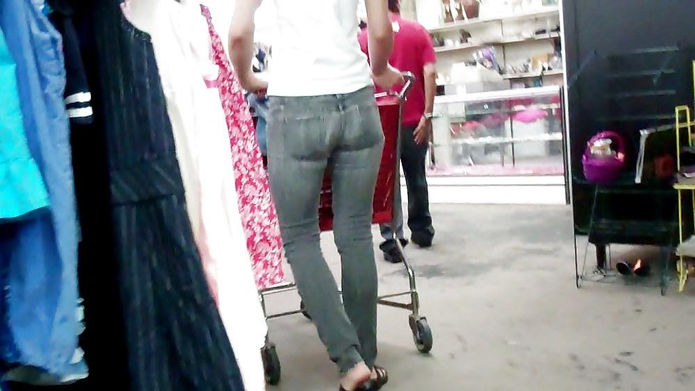25P Butt & ass in jeans so fine today