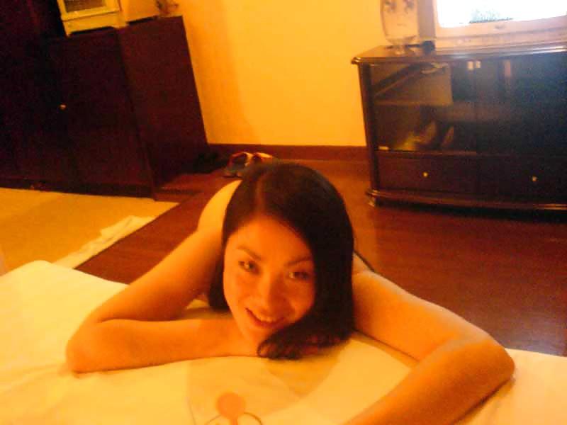4P Asian showing her tits