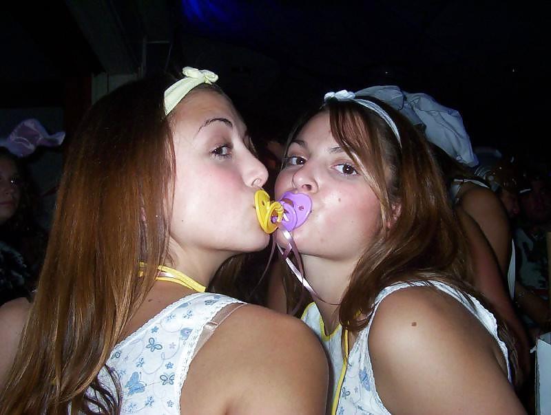 23P Lesbians i like