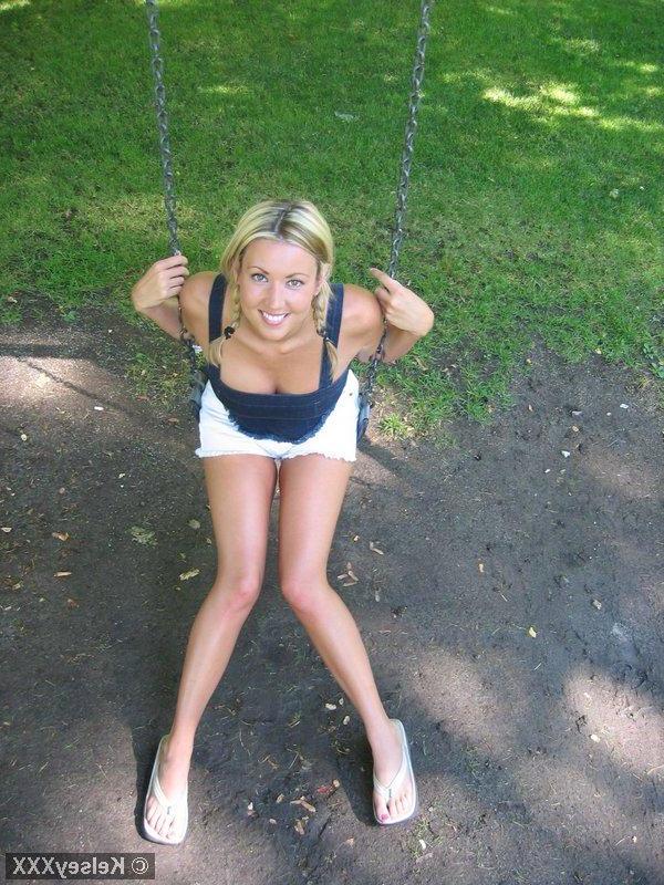 20P Pictures of Kelsey XXX teasing outside