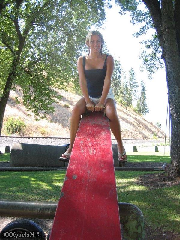 20P Pictures of Kelsey XXX teasing outside