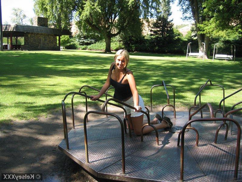 20P Pictures of Kelsey XXX teasing outside