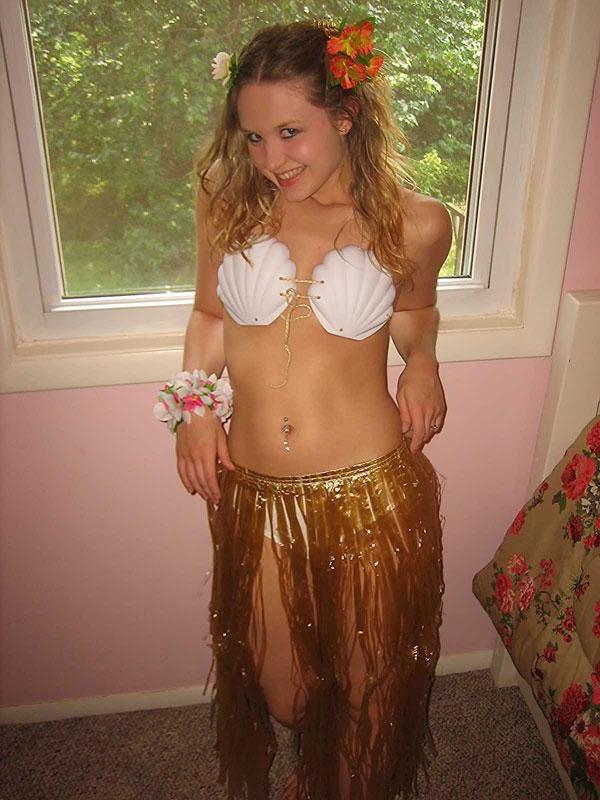 16P Pictures of teen babe Kitty Karsen fingering her tight wet pussy