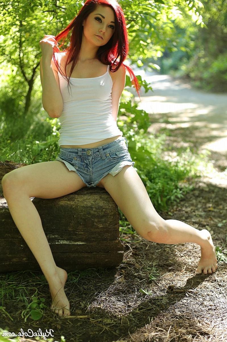 12P Redhead teen Kylie teases in her short shorts outside