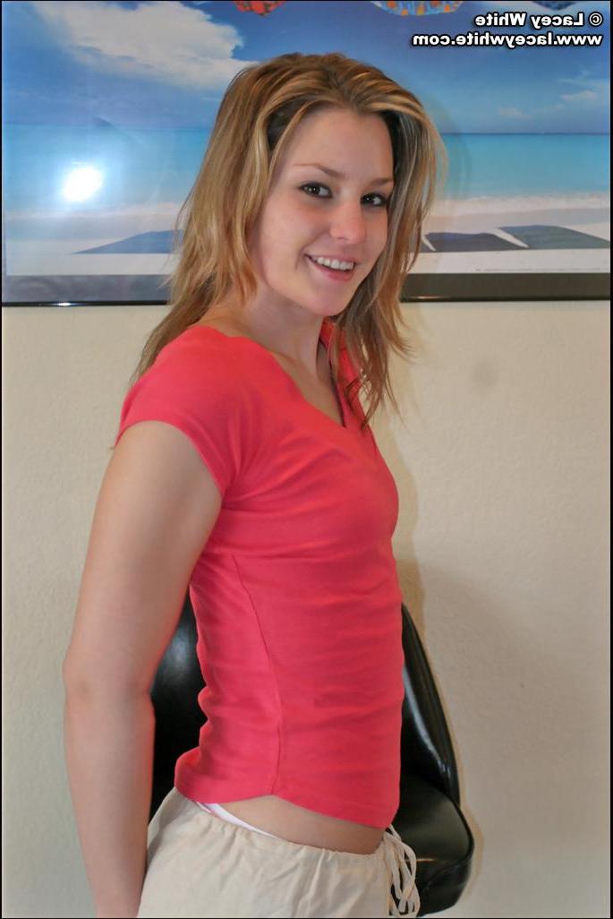 20P Pictures of Lacey White stripping nude for you
