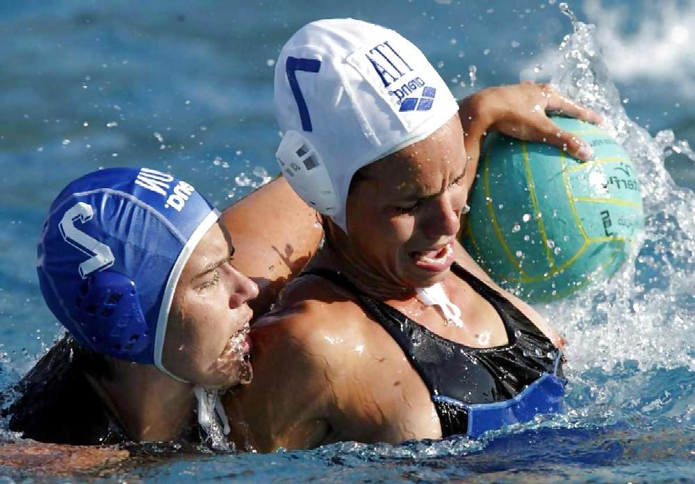 25P Water Polo nip slips