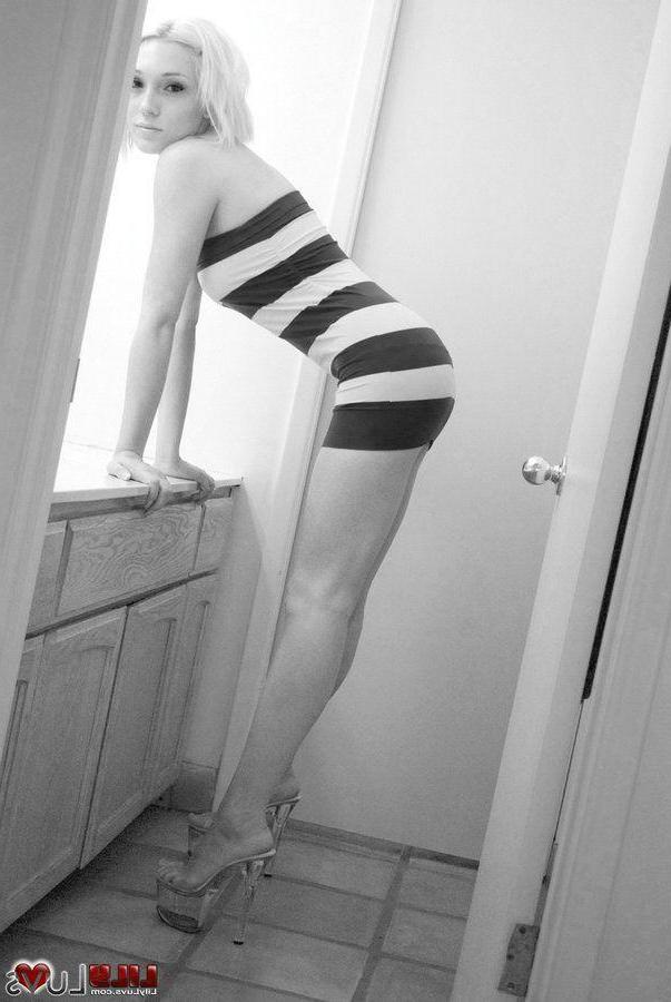 16P Pictures of teen babe Lily Luvs showing off in black and white