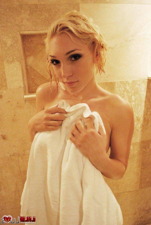 16P Pictures of teen Lily Luvs getting extremely wet for you