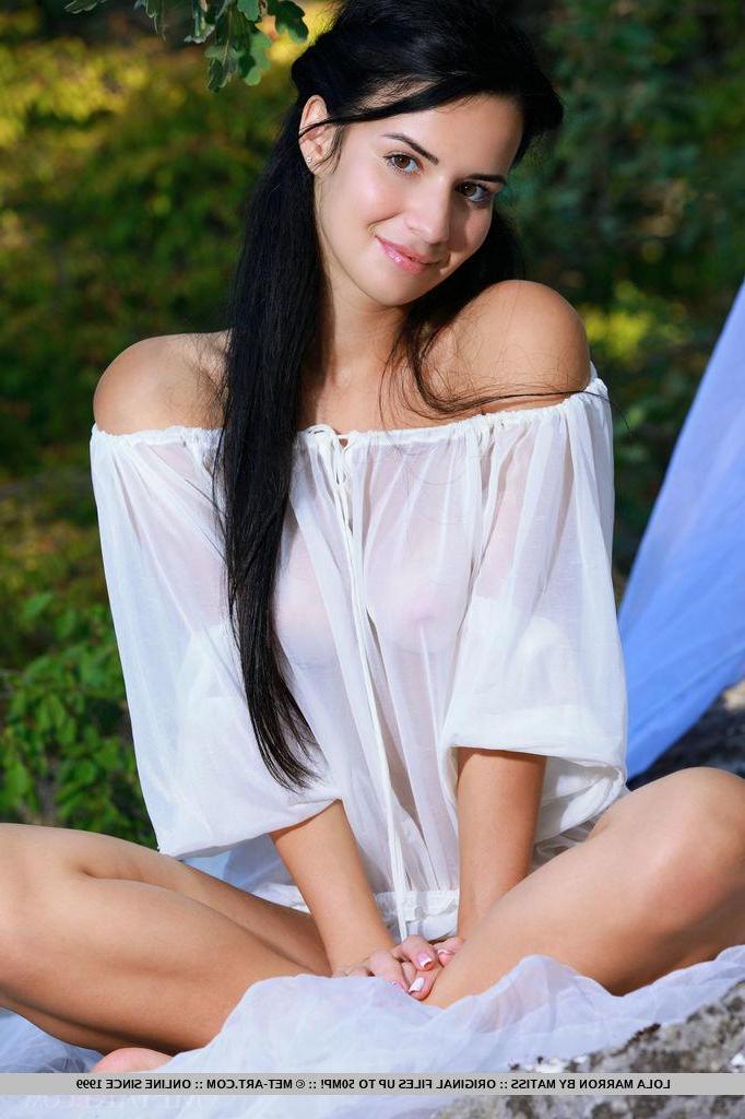 18P Beautiful black-haired girl Lola Marron invites you on a romantic getaway in the woods in "Lemany"