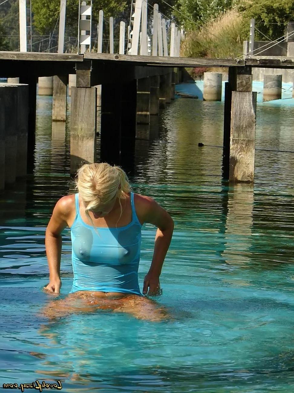 20P Pictures of Lovely Lizzy going for a swim in her clothes