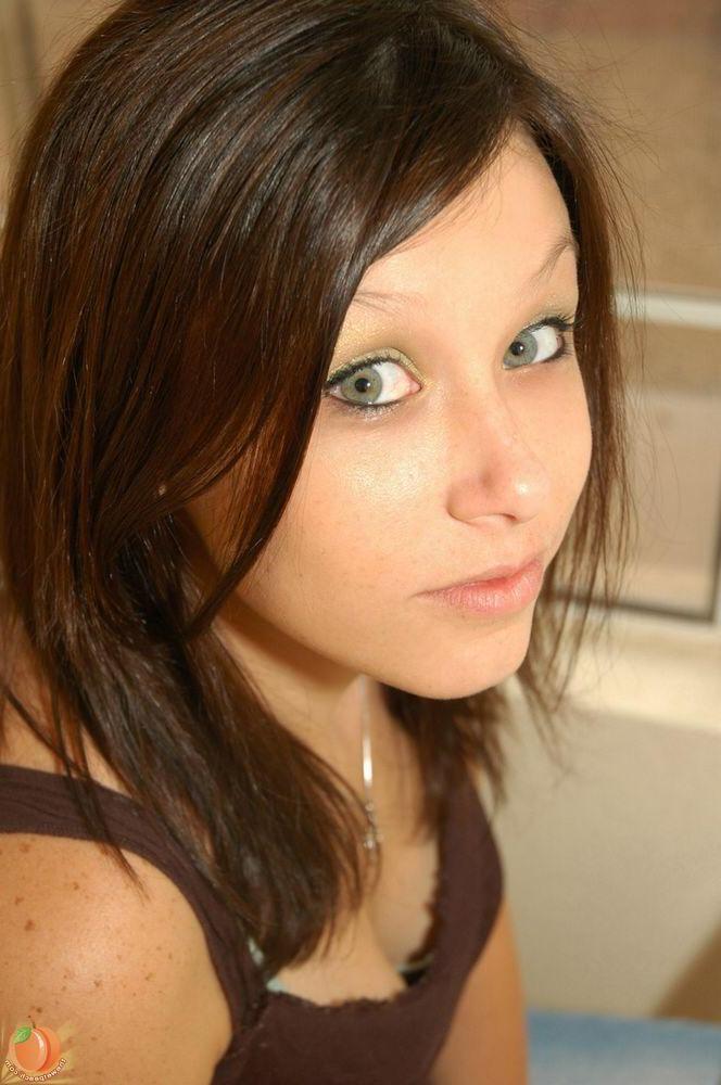 16P Pictures of wet peach Marie teasing in her thong