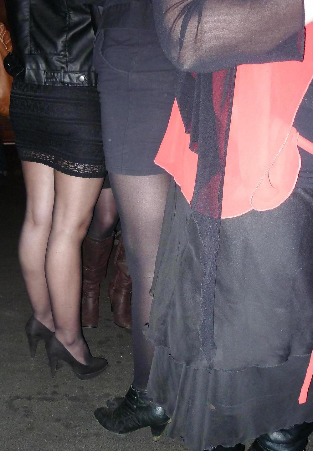 25P Voyeur Legs Pix