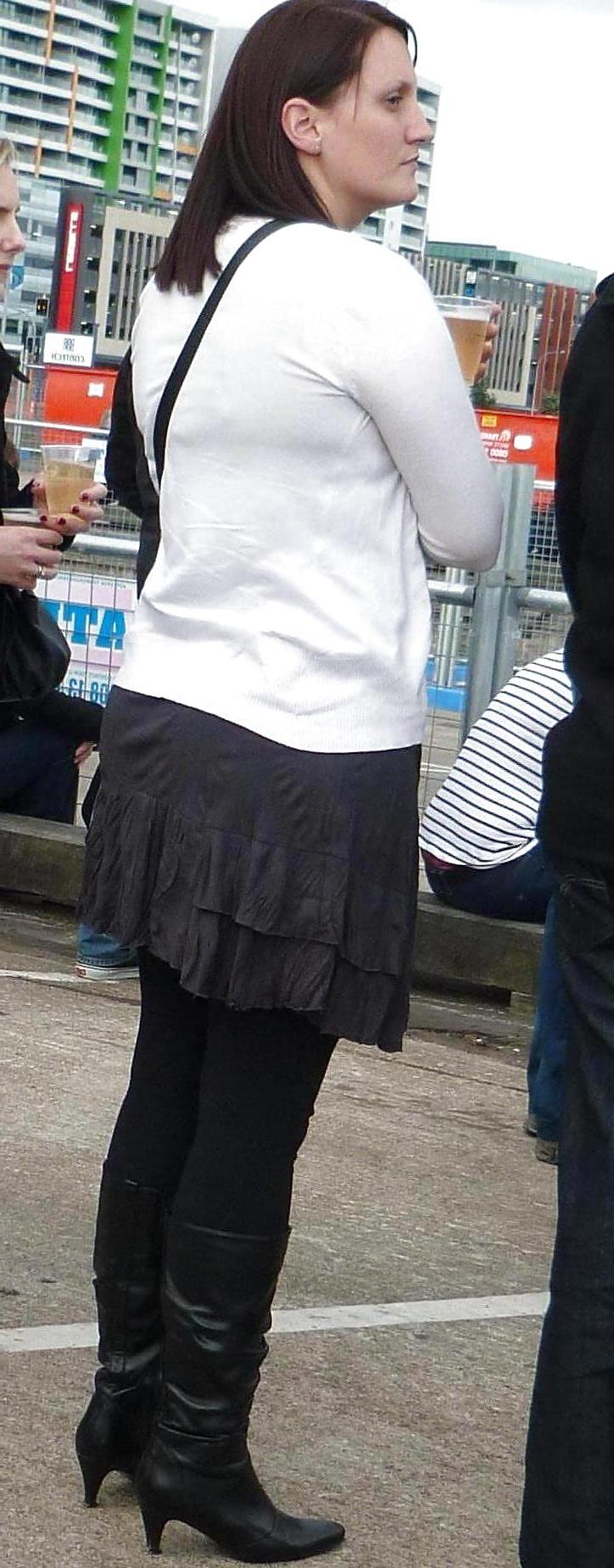 25P Voyeur Legs Pix