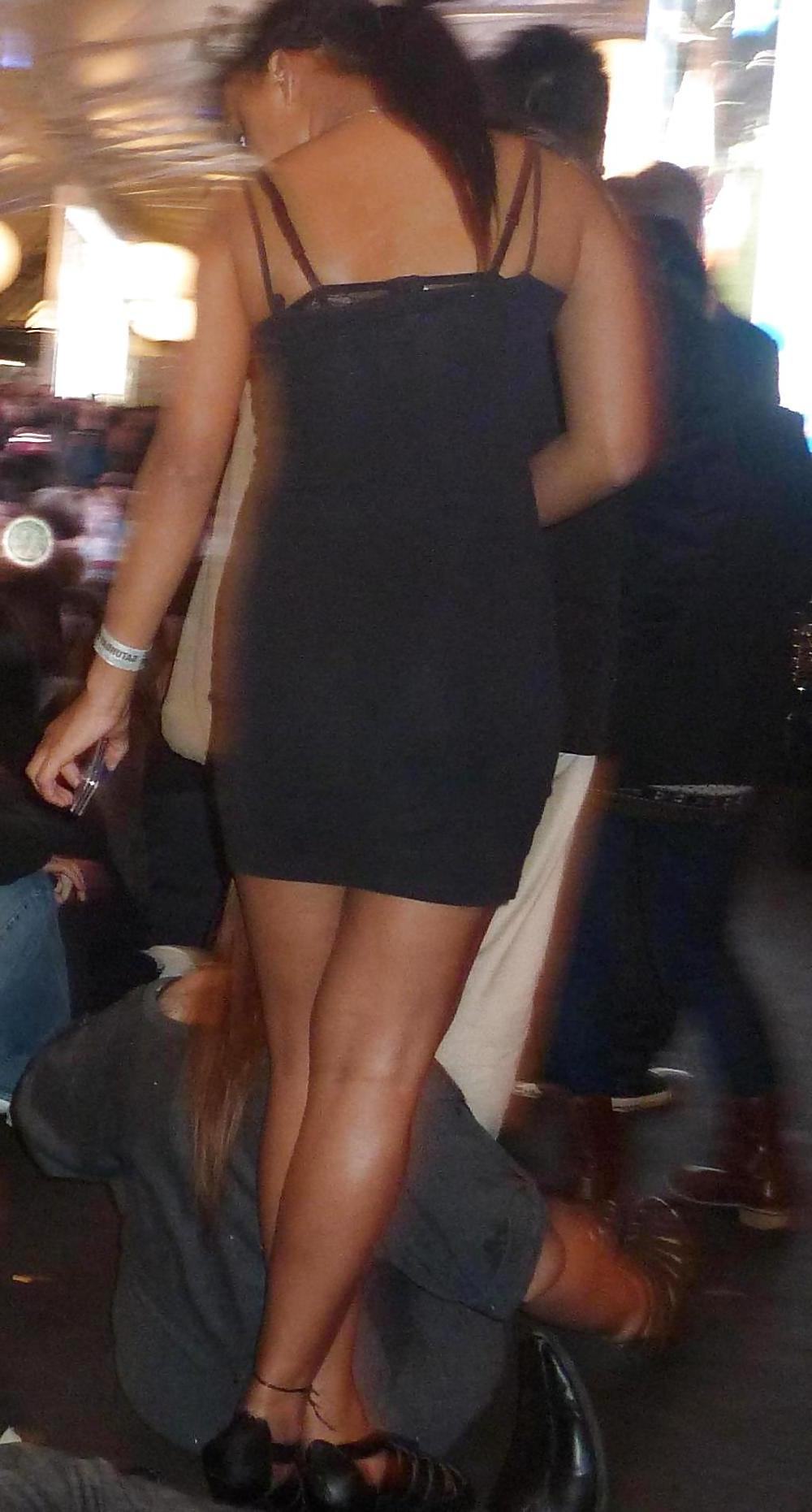 25P Voyeur Legs Pix