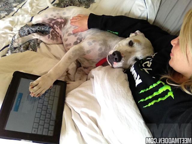 15P Sexy candid pics of Meet Madden getting naughty