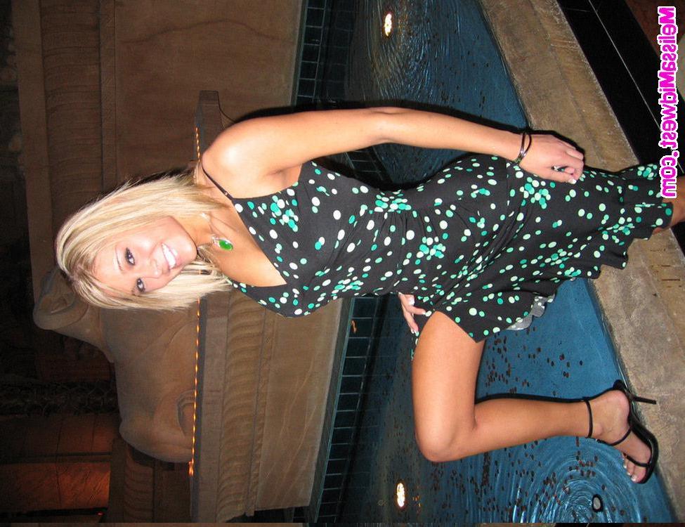 15P Melissa out on the town