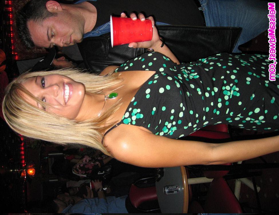 15P Melissa out on the town