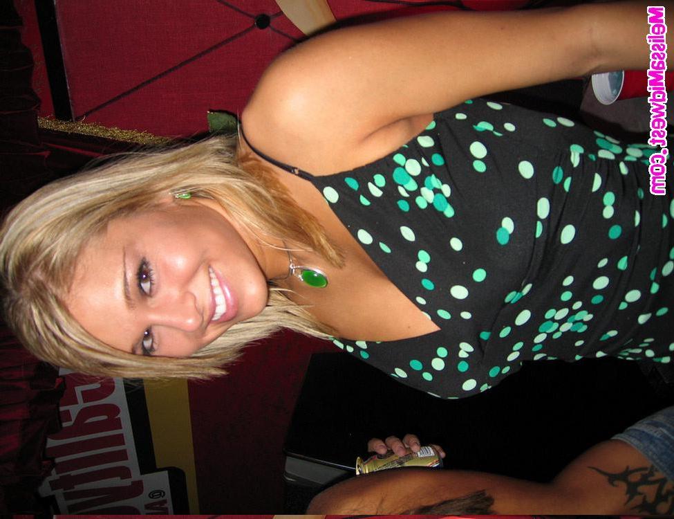 15P Melissa out on the town