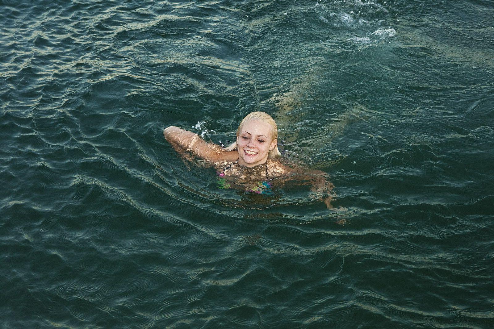 16P Pictures of Miley Mason pleasuring her sweet pussy