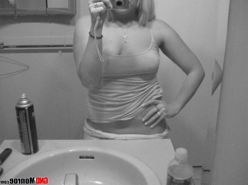 16P Pictures of GND Monroe taking hot black and white pics of herself