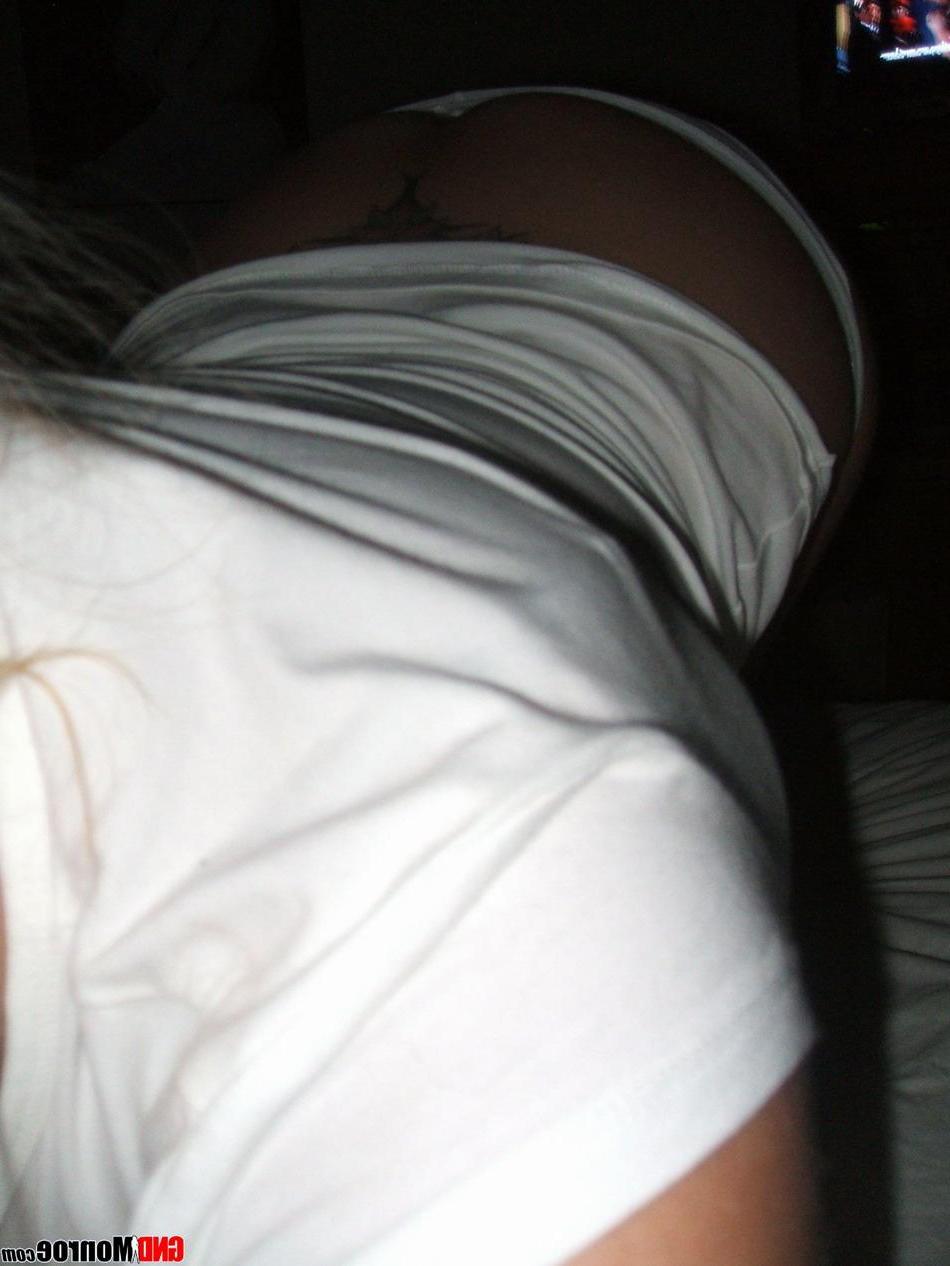 16P Pictures of teen hottie GND Monroe teasing on webcam