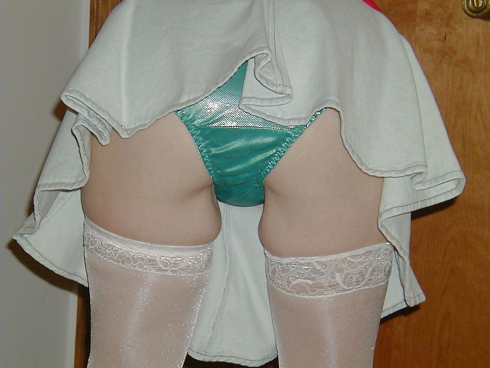 7P Denise upskirt