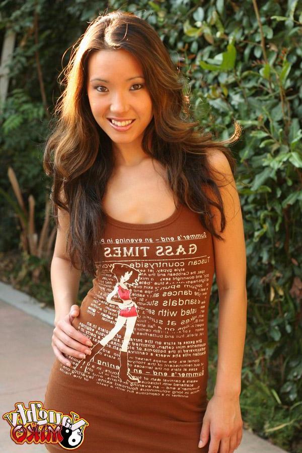 20P Pictures of Naughty Miko getting naked outside