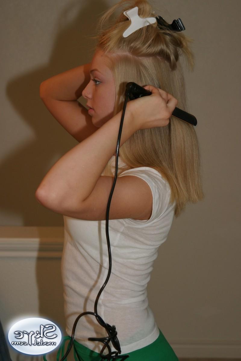 12P Watch as blonde teen Skye gets ready for her photoshoot as she puts on her makeup