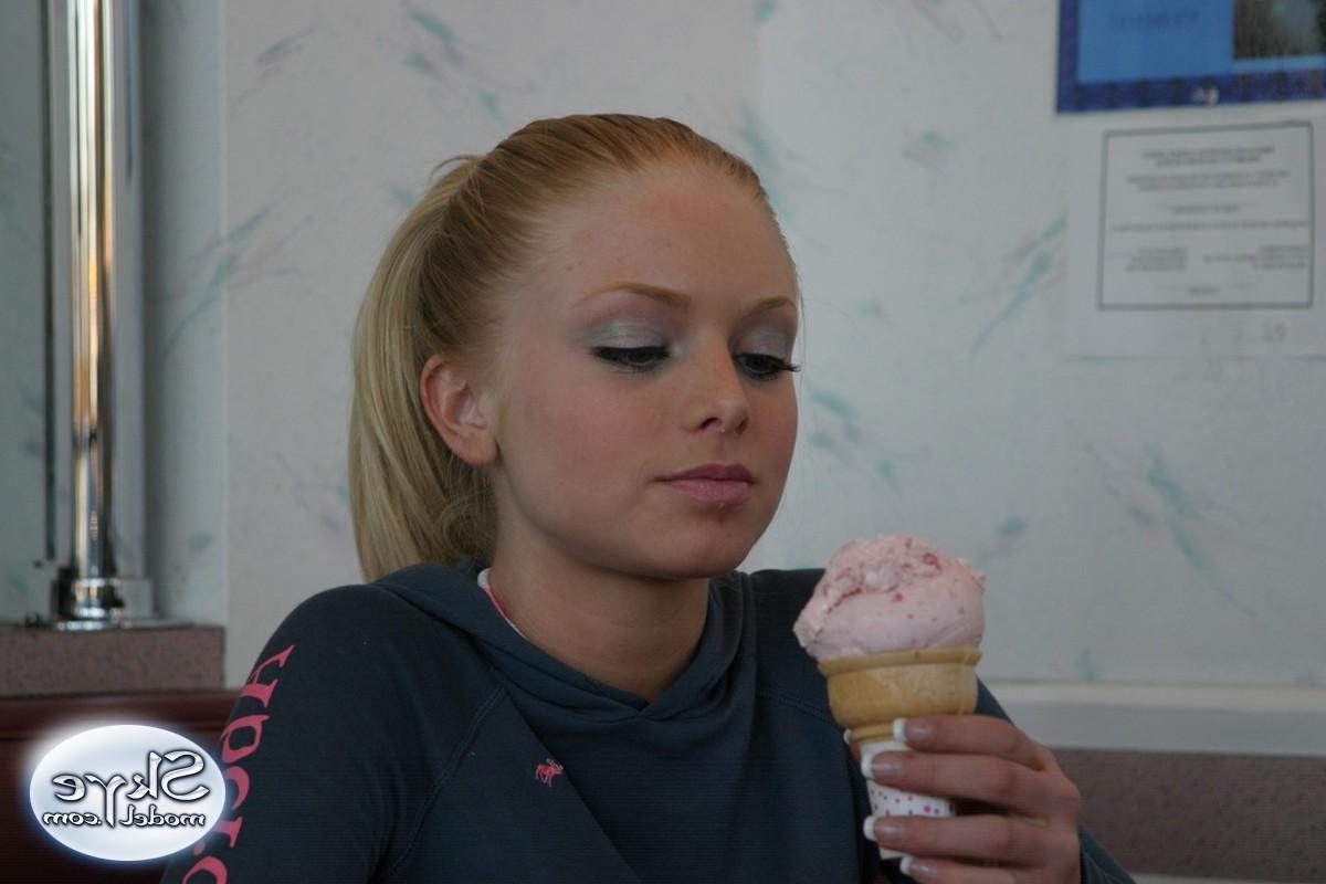 12P Watch as Skye teases with her oral skills on her ice cream cone