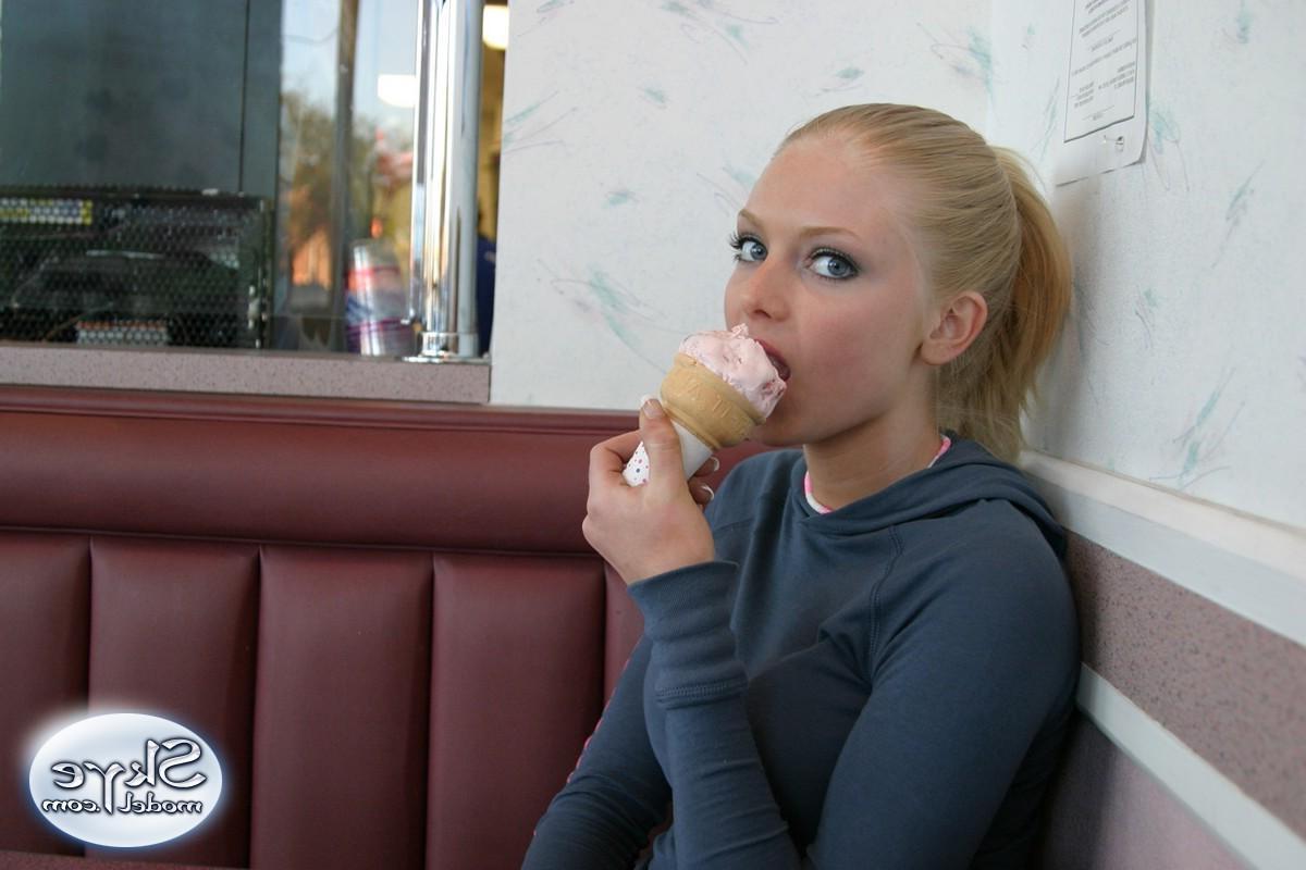12P Watch as Skye teases with her oral skills on her ice cream cone