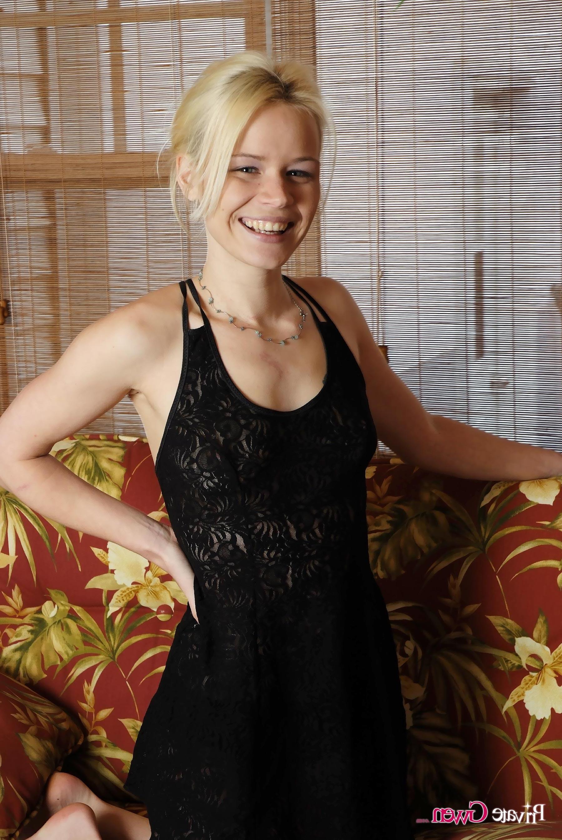 16P Pictures of teen Private Gwen waiting for you to strip her clothes off