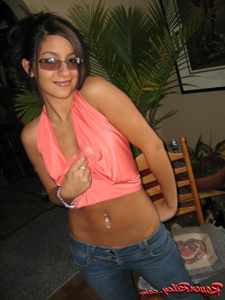15P Raven Riley gets completely nude