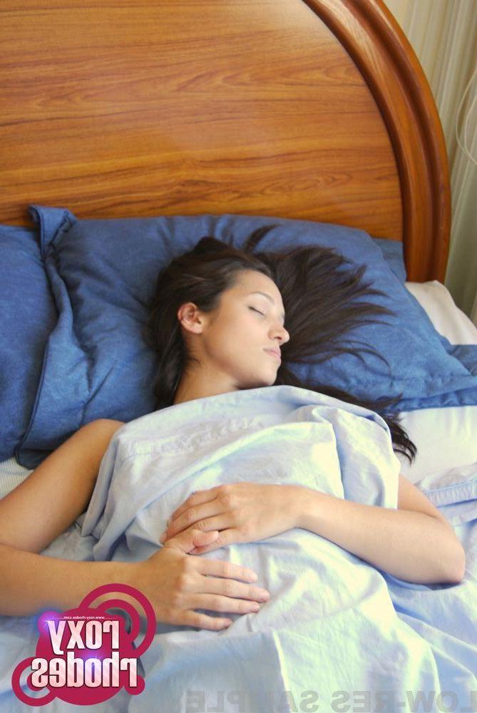 15P Pictures of Roxy Rhodes sleeping in the nude