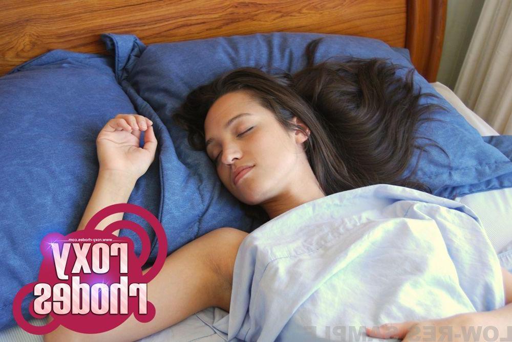 15P Pictures of Roxy Rhodes sleeping in the nude