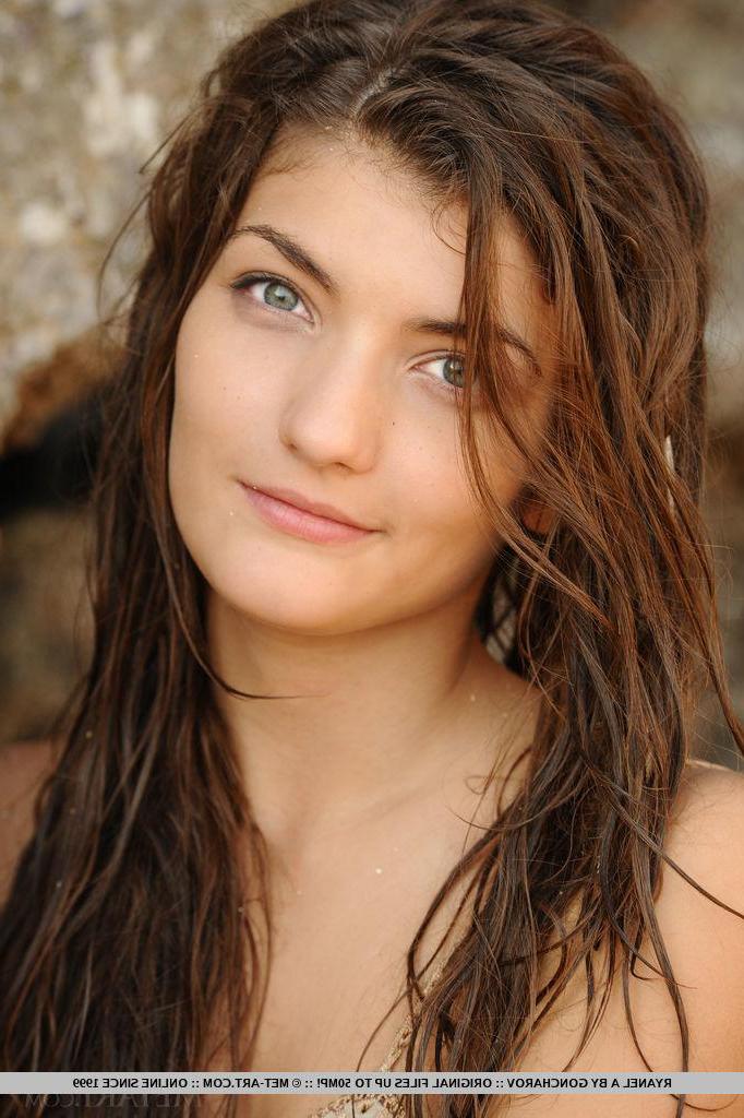 18P Brunette beauty Ryanel A wants you to join her on a romantic beach