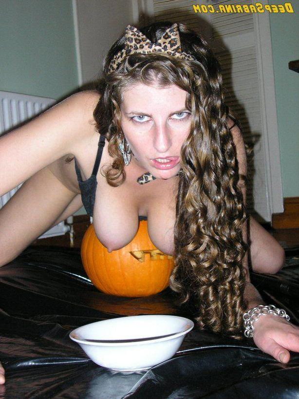 16P Pictures of Sabrina Deep getting freaky with her pumpkin