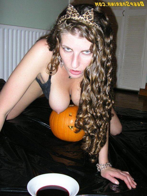16P Pictures of Sabrina Deep getting freaky with her pumpkin