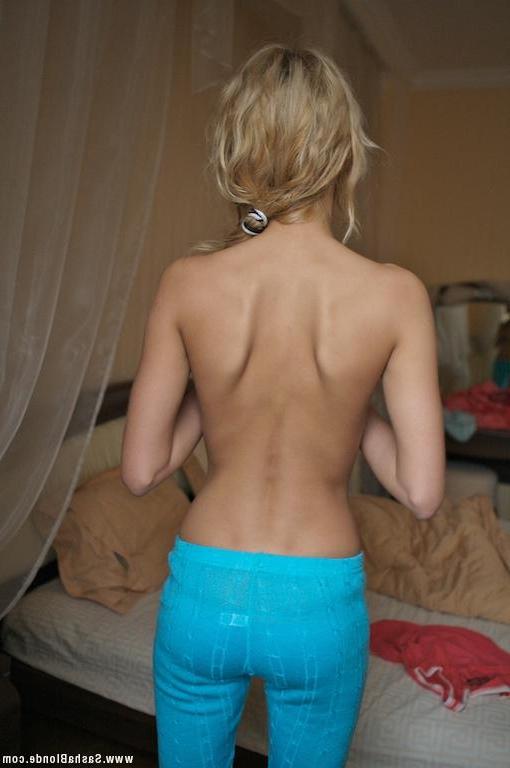 15P Pictures of Sasha Blonde stripping nude