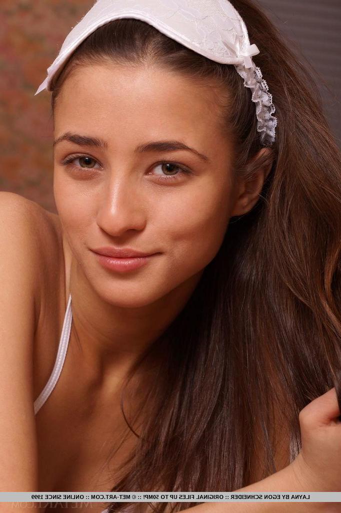 18P Brunette girl Layna wakes up and flaunts her naked body