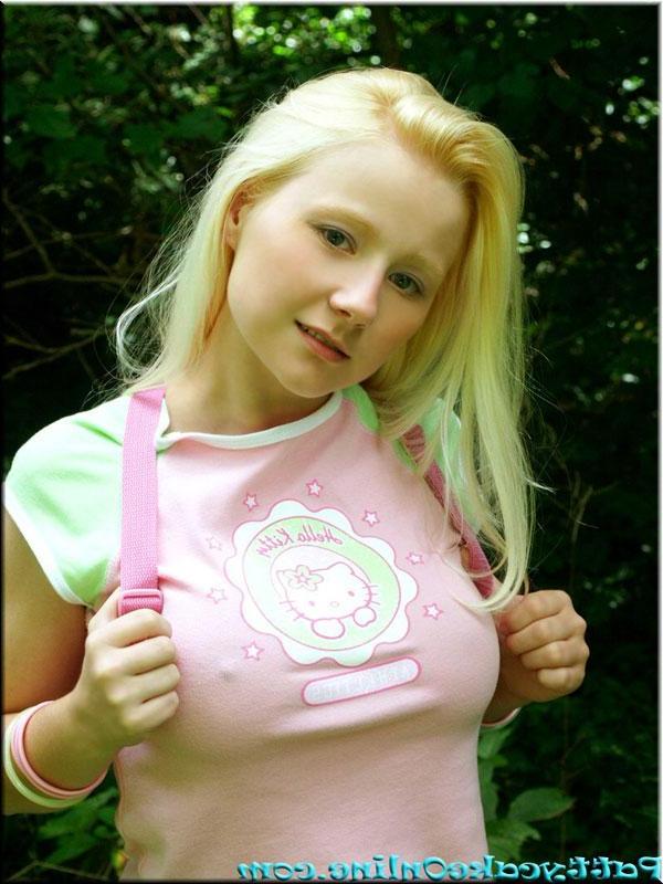 16P Pictures of Pattycake showing her cuteness in the woods