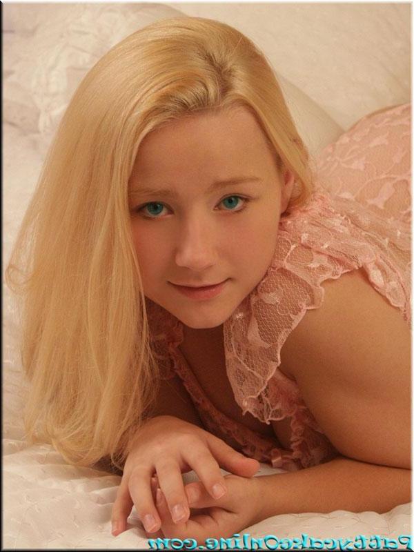 16P Pictures of Pattycake in sheer lingerie in bed
