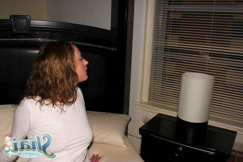 20P Pictures of teen babe Shai West fingering her pussy in bed