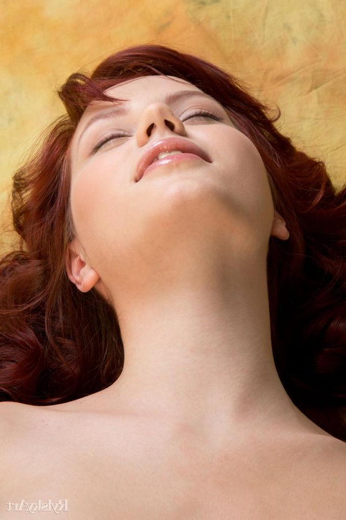 16P Redhead beauty Solana strips nude and fondles her beautiful vagina