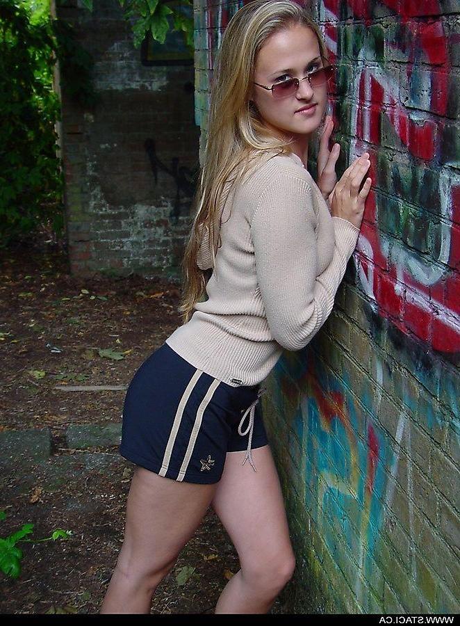 20P Pictures of teen chick Staci.ca getting nude outside