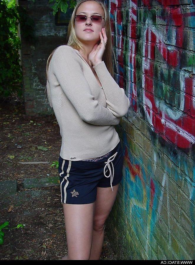 20P Pictures of teen chick Staci.ca getting nude outside