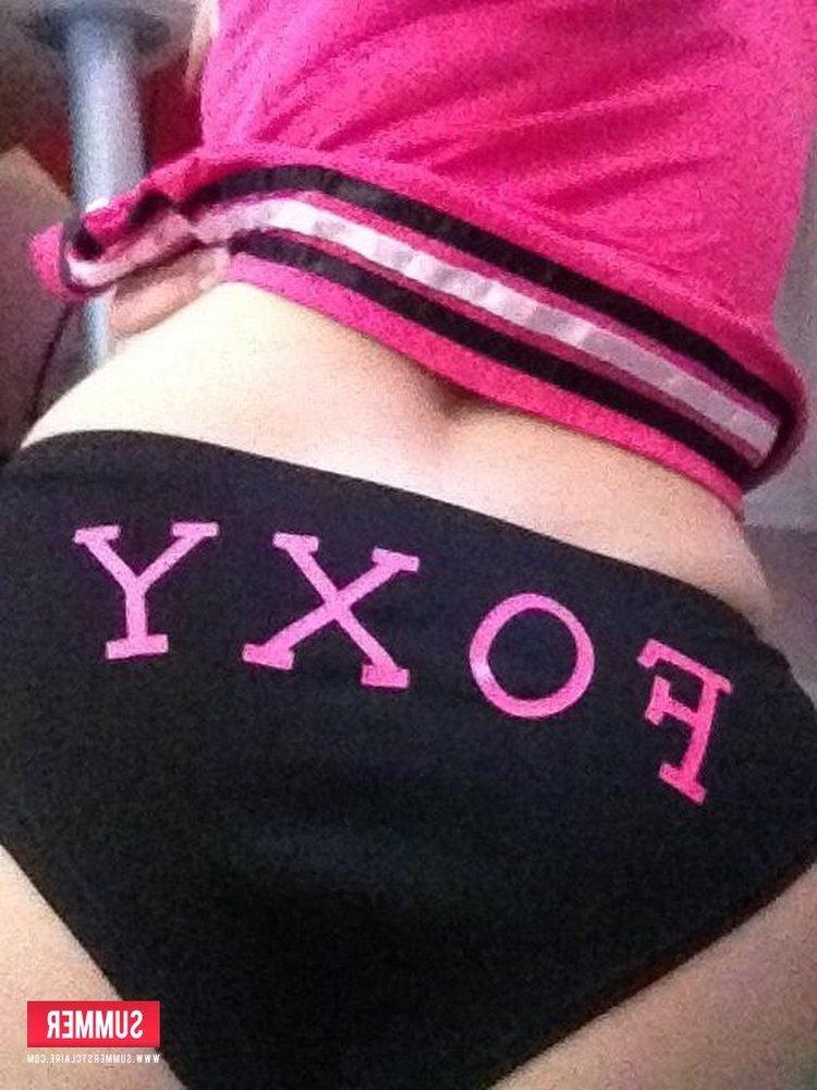 11P Summer strips her pink and black top to expose her big boobies
