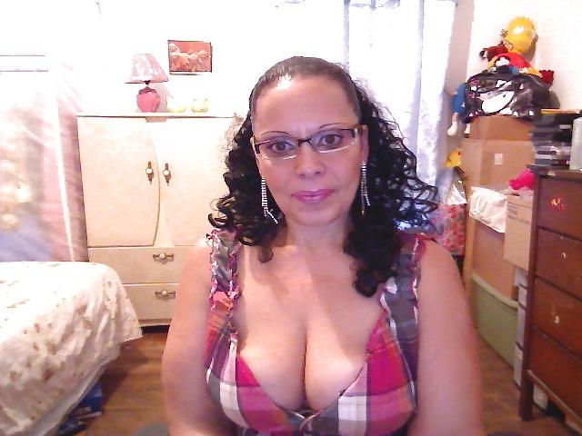 25P Busty Ebony Babes From,SmutDates.com