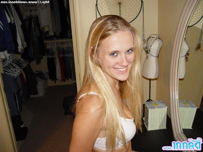 15P Pictures of teen hottie Sweet Danni hanging out in her undies