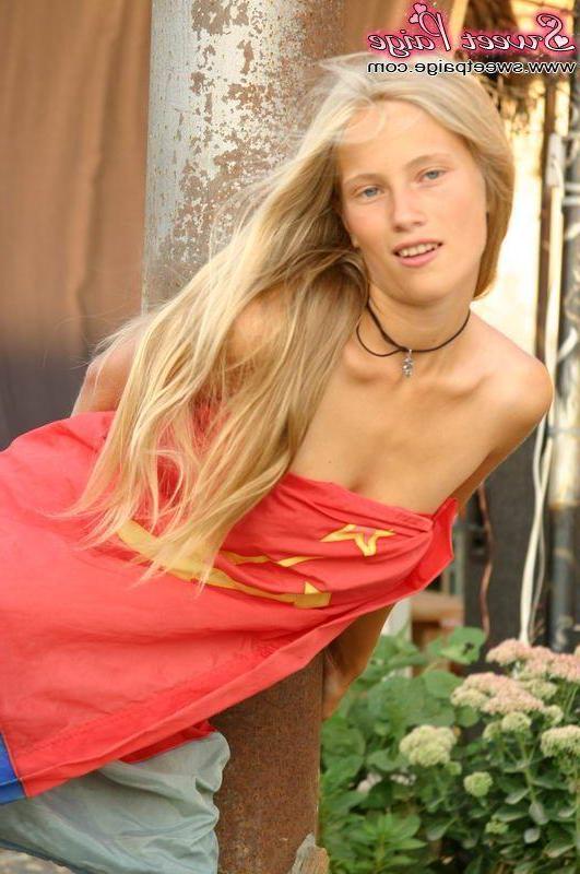 15P Pictures of teen cutie Sweet Paige totally nude and ready to shag